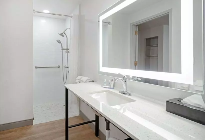 호텔 Comfort Suites Idaho Falls