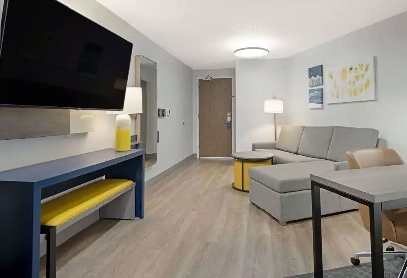 호텔 Comfort Suites Idaho Falls