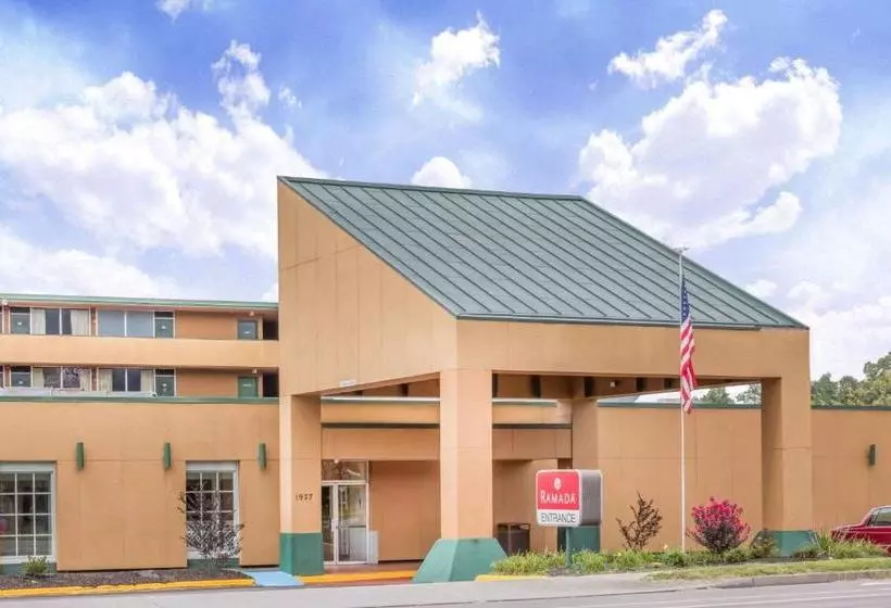 هتل Ramada By Wyndham Roanoke