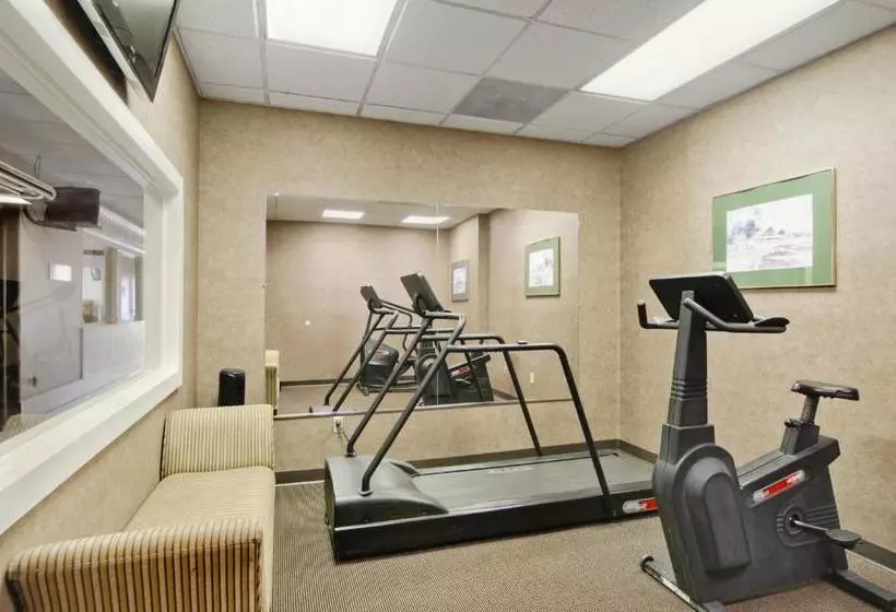 هتل Ramada By Wyndham Roanoke