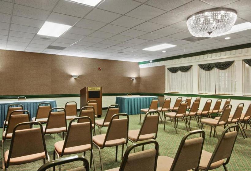 Hotel Ramada By Wyndham Roanoke