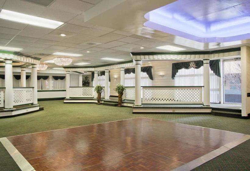 Hotel Ramada By Wyndham Roanoke