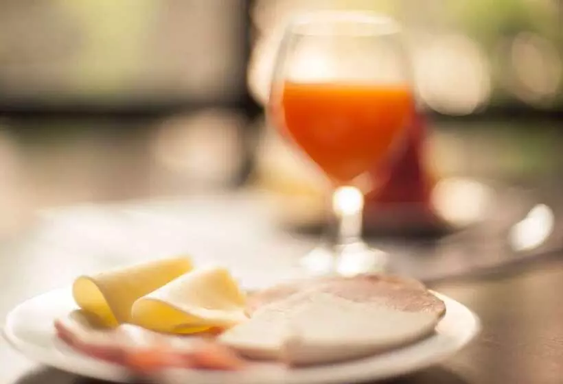 Royal Golden Hotel   Savassi