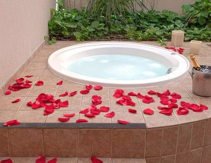 Royal Golden Hotel   Savassi