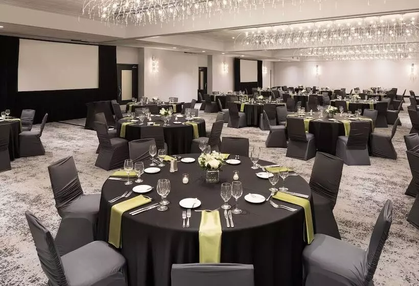 Отель Sheraton Bloomington