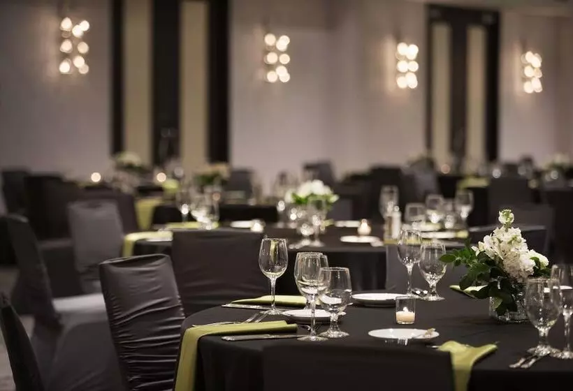 Отель Sheraton Bloomington