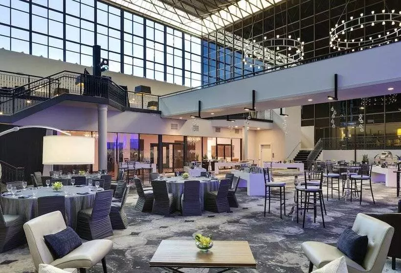 Отель Sheraton Bloomington