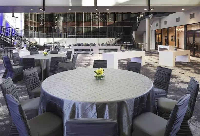 Отель Sheraton Bloomington