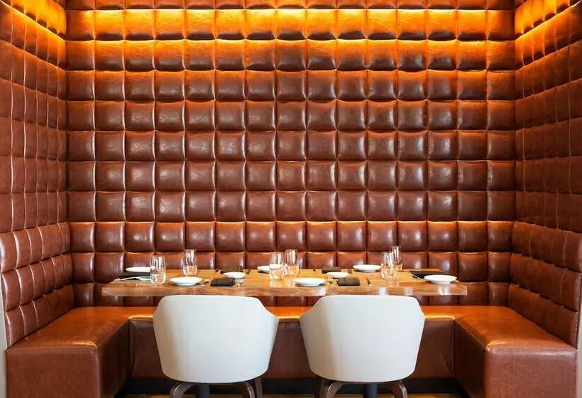 Отель Sheraton Bloomington