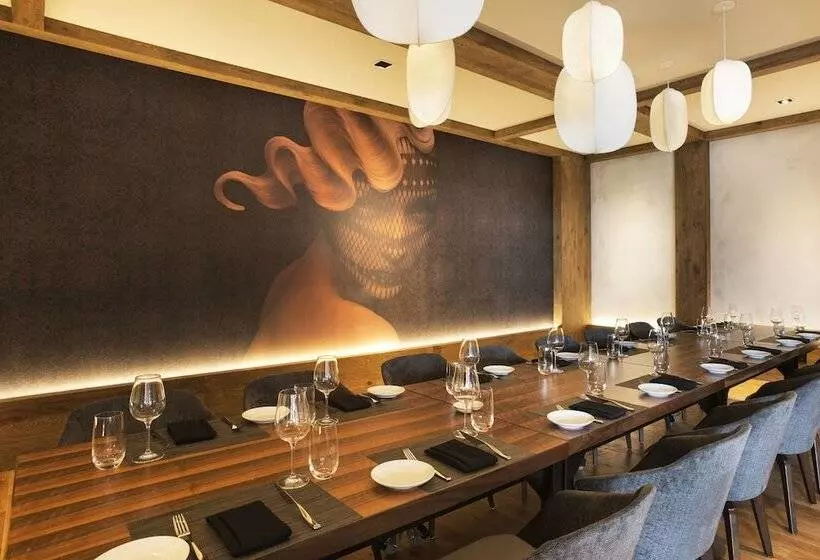 Отель Sheraton Bloomington