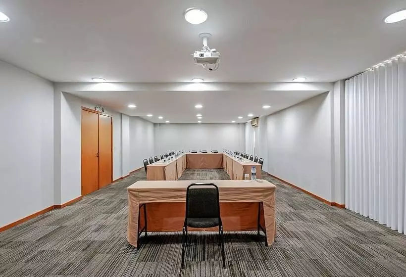 בית מלון כפרי Slim Curitiba Alto Da Xv