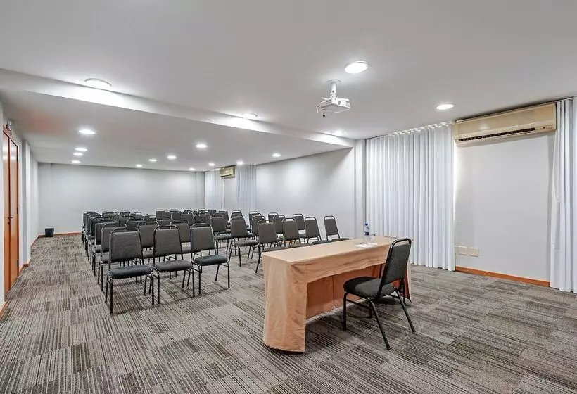 בית מלון כפרי Slim Curitiba Alto Da Xv