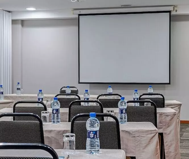 בית מלון כפרי Slim Curitiba Alto Da Xv