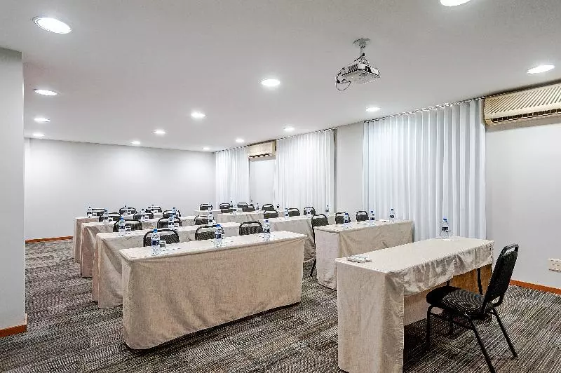 בית מלון כפרי Slim Curitiba Alto Da Xv