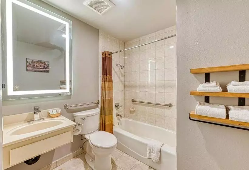 هاستل La Mirage Inn  Hollywood