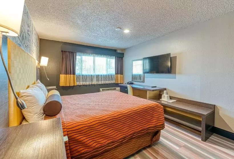 هاستل La Mirage Inn  Hollywood