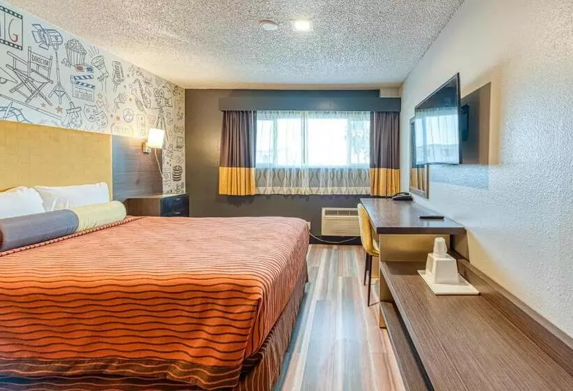 هاستل La Mirage Inn  Hollywood