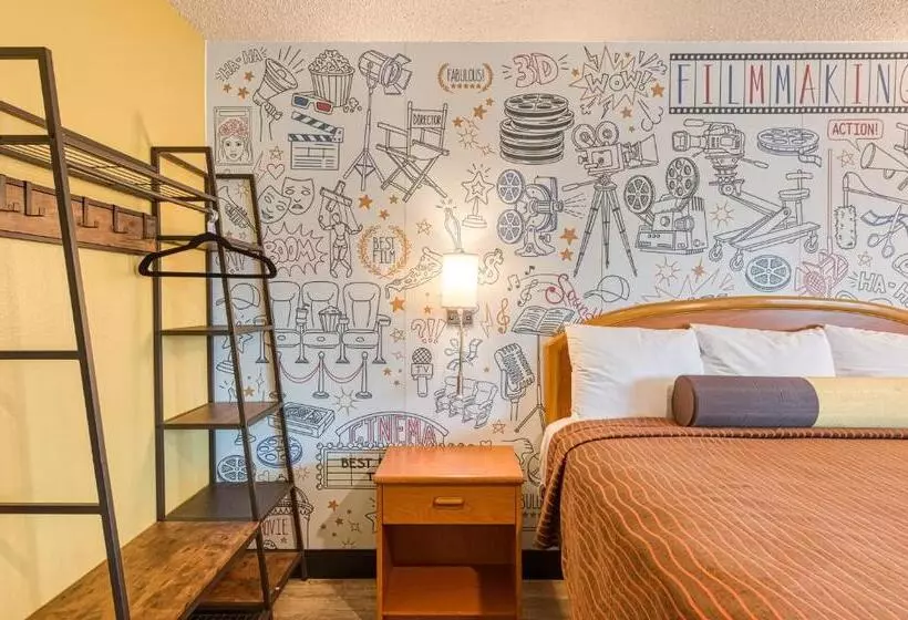 هاستل La Mirage Inn  Hollywood