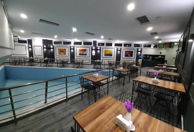 בית מלון כפרי Asi̇wa