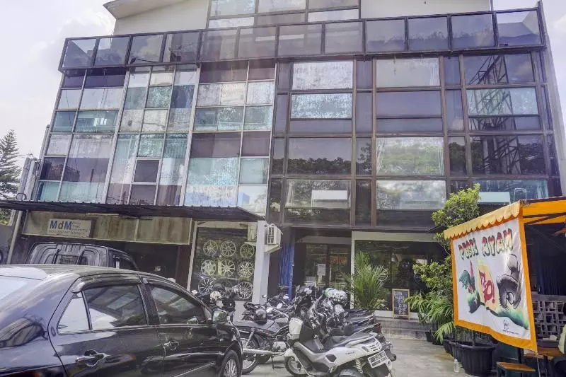 ホテル Oyo 1805 Fatmawati Mansion Syariah