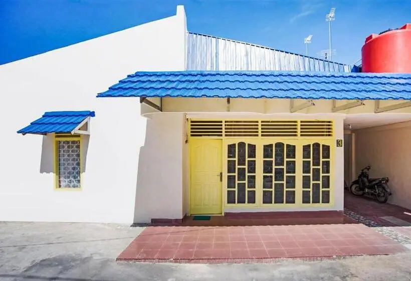 ホテル Oyo 3252 Lansano Residence