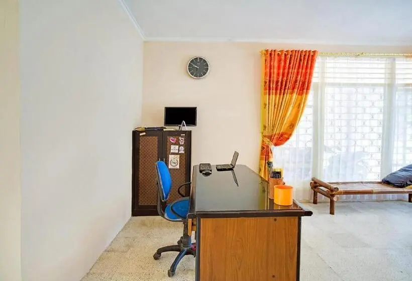ホテル Oyo 3252 Lansano Residence