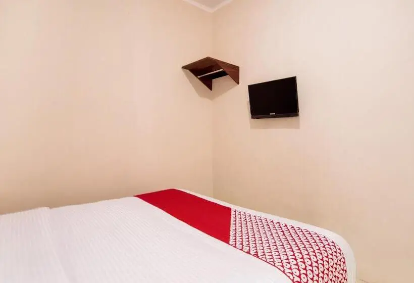 ホテル Oyo 3252 Lansano Residence