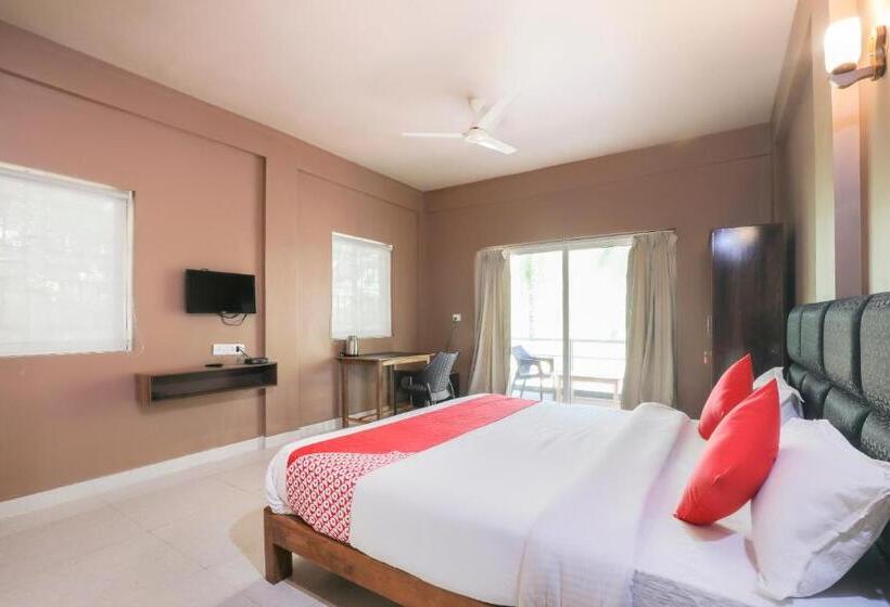 호텔 Oyo 68467 Morjim Suites