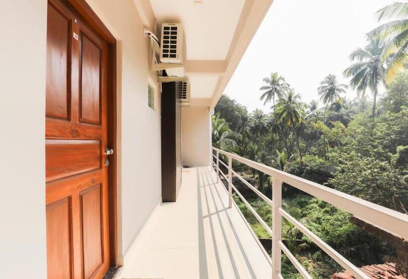 호텔 Oyo 68467 Morjim Suites