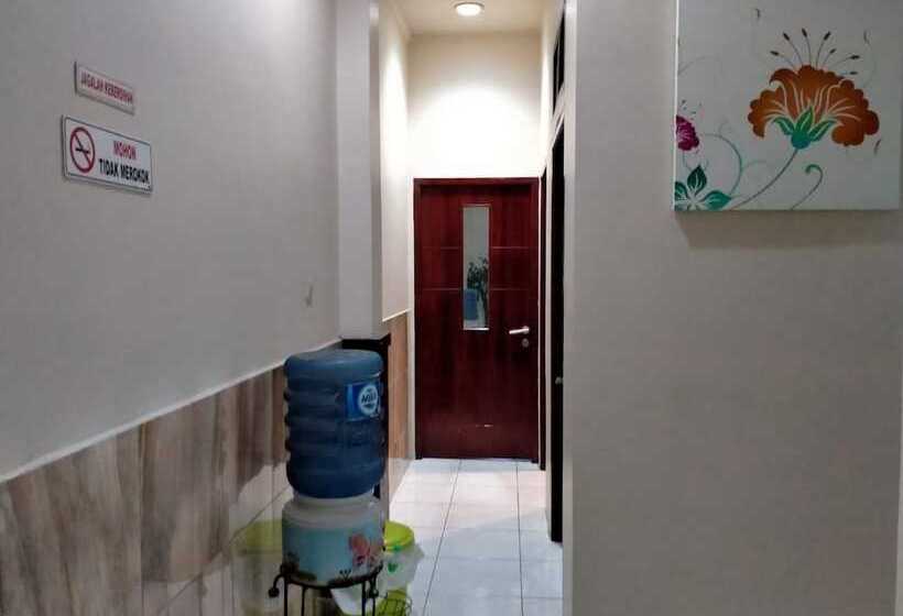 פנסיון Koolkost Syariah Near Tunjungan Plaza 2