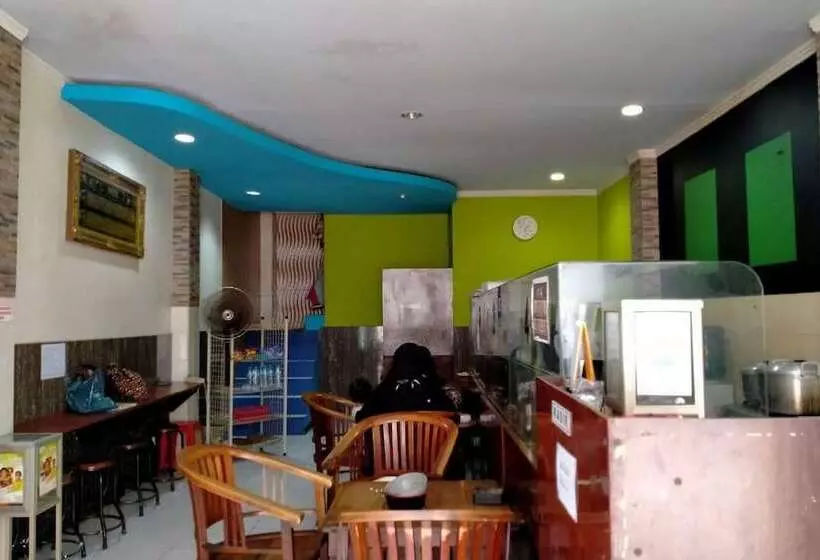 Majatalo Koolkost Syariah Near Tunjungan Plaza 2