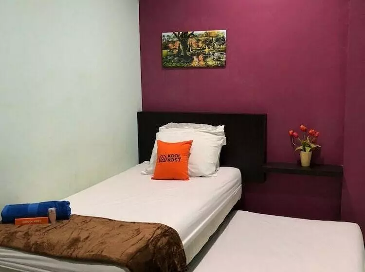 Majatalo Koolkost Syariah Near Tunjungan Plaza 2