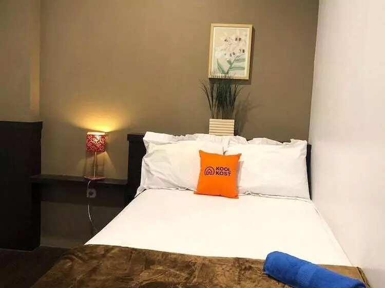 Majatalo Koolkost Syariah Near Tunjungan Plaza 2