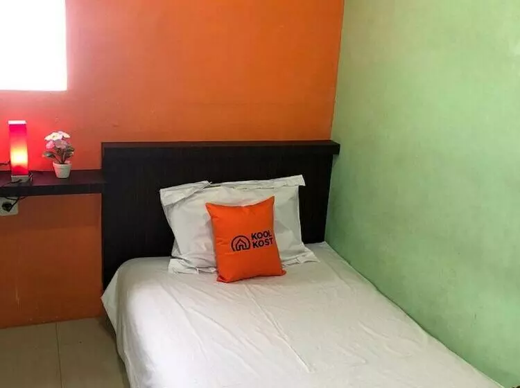 Majatalo Koolkost Syariah Near Tunjungan Plaza 2