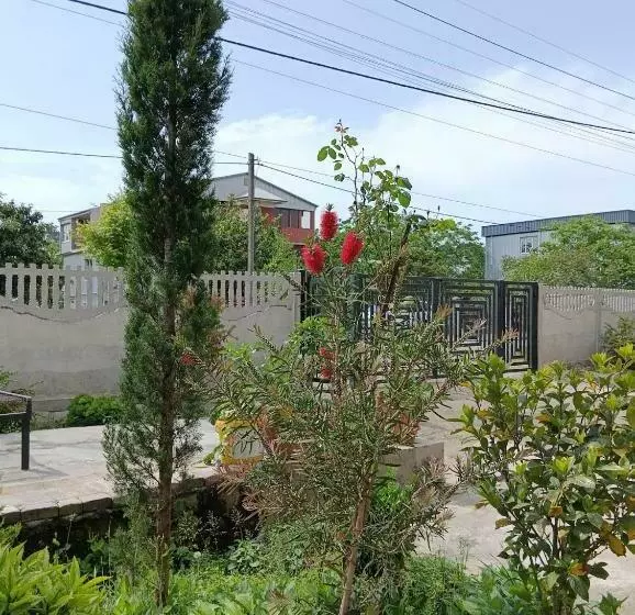 پانسیون Natia Guest House