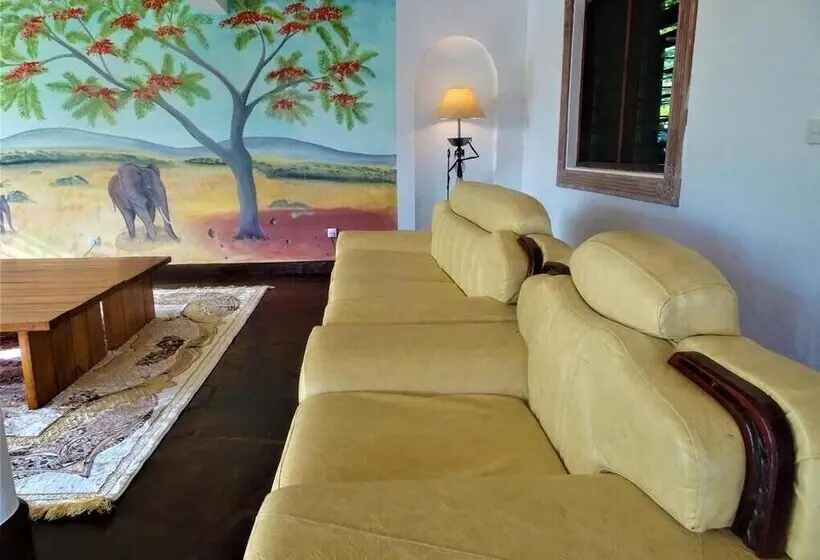 پانسیون Room In B&b Watamu, Nestled Between Pristine Beaches And Lush Tropical Forest