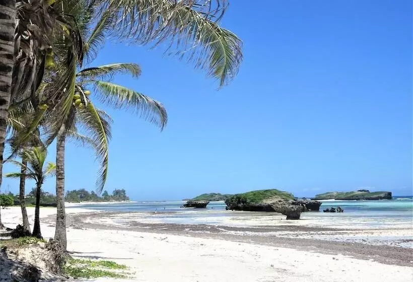 پانسیون Room In B&b   Watamu, Nestled Between Pristine Beaches And Lush Tropical Forest