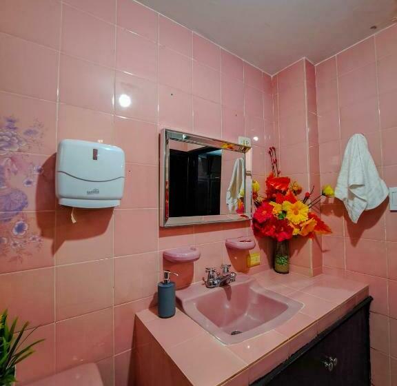 بنسيون Yosu Hostal