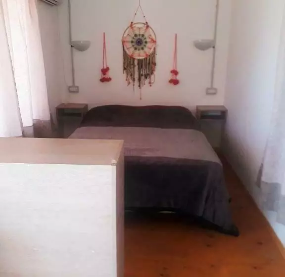 Retkeilymaja El Vagón