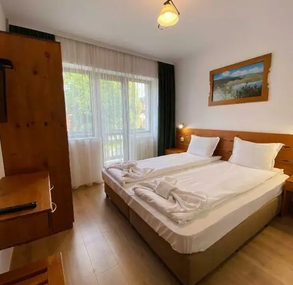 ホテル Edelweiss Central