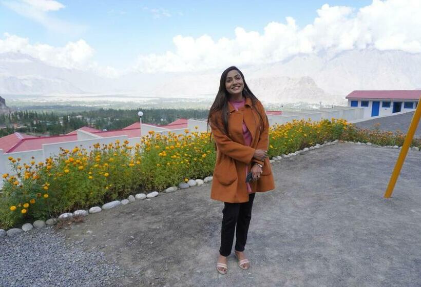 هتل Mountain Lodge Skardu