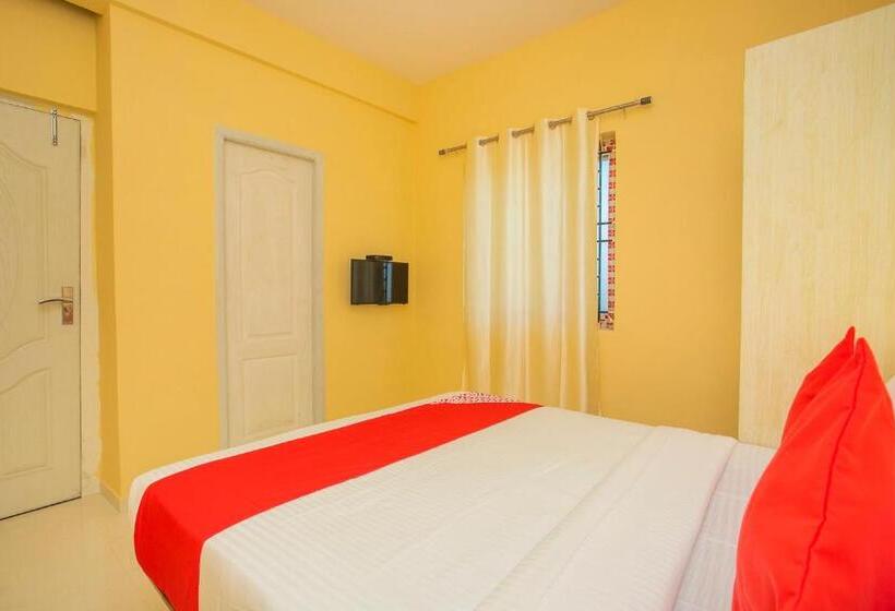 בית מלון כפרי Oyo 10522 Varcity Emerald