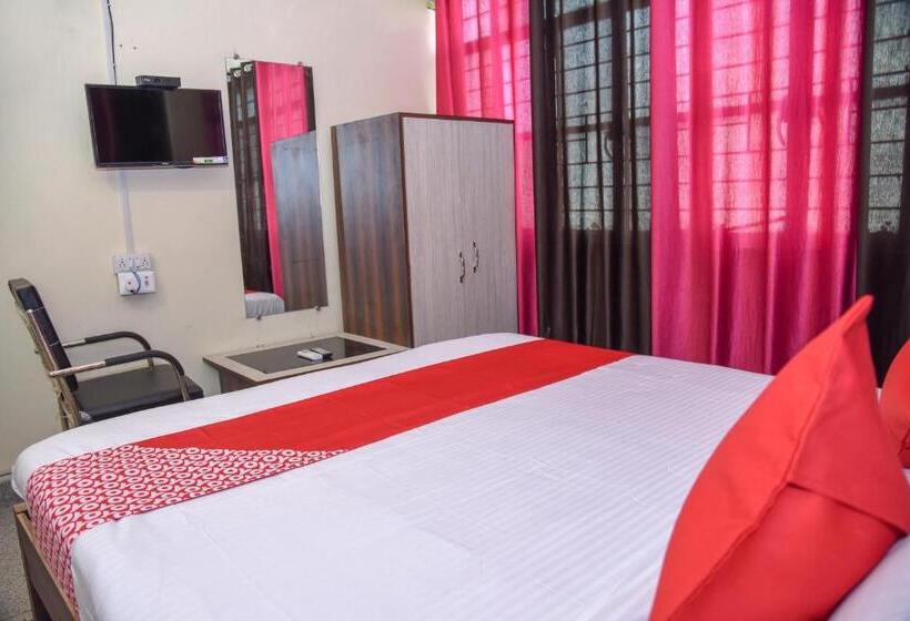 Отель Oyo 15684 Vibrant Inn