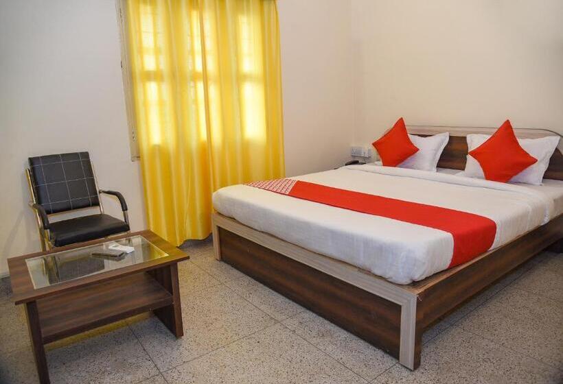 Отель Oyo 15684 Vibrant Inn