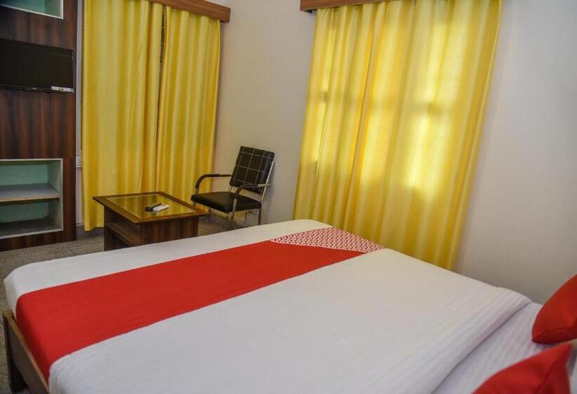 Отель Oyo 15684 Vibrant Inn