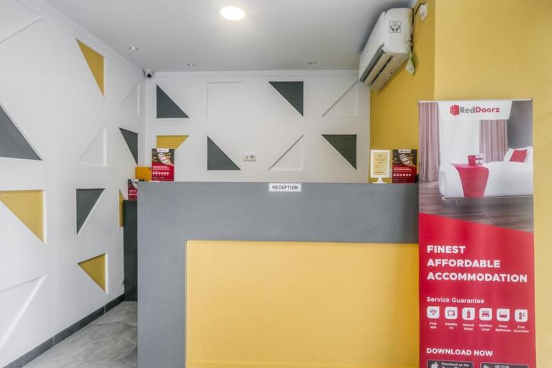 Hotel Reddoorz Plus @ Cideng Timur