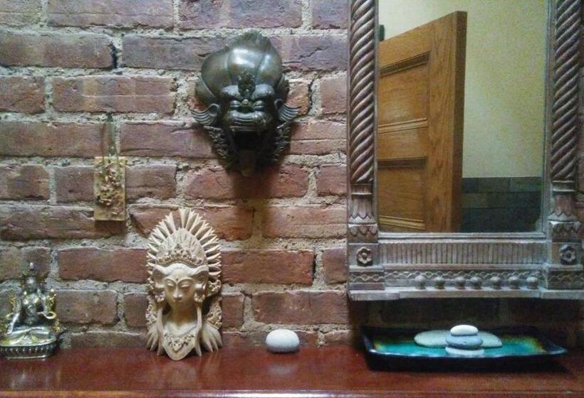 酒店 The Harlem Flophouse