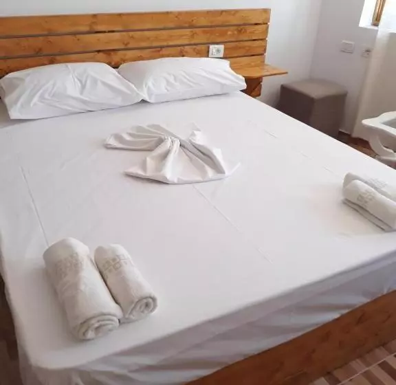 ペンション Beleris Rooms