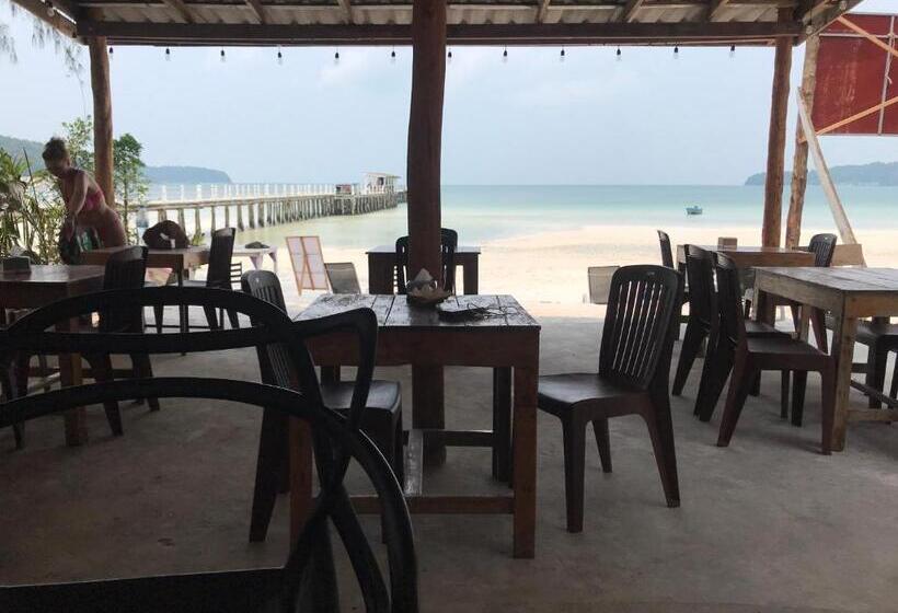 פנסיון Sunny Bungalow