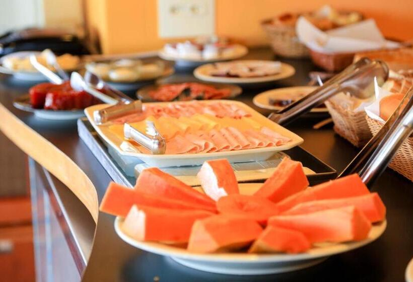 هاستل Pousada Mariola